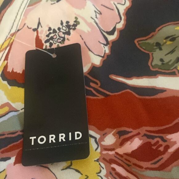 Torrid floral Challis Stitch Detail Tank - Picture 7 of 10